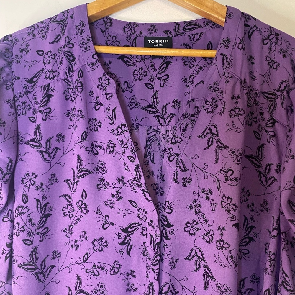 Torrid Harper Floral Purple V Neck Buttons Short Sleeve Top Blouse Ruffles XXL 2 - Picture 4 of 16